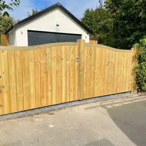 Harrogate Premier Fencing -Yorkshire Timber Gates - Driveway Gates and Garden Gates in Harrogate, Ripon, Wetherby
