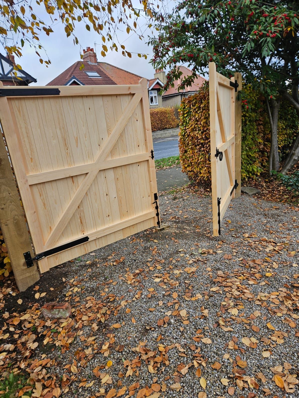 Yorkshire Timber Gates - Driveway Gates and Garden Gates in Harrogate, Ripon, Wetherby