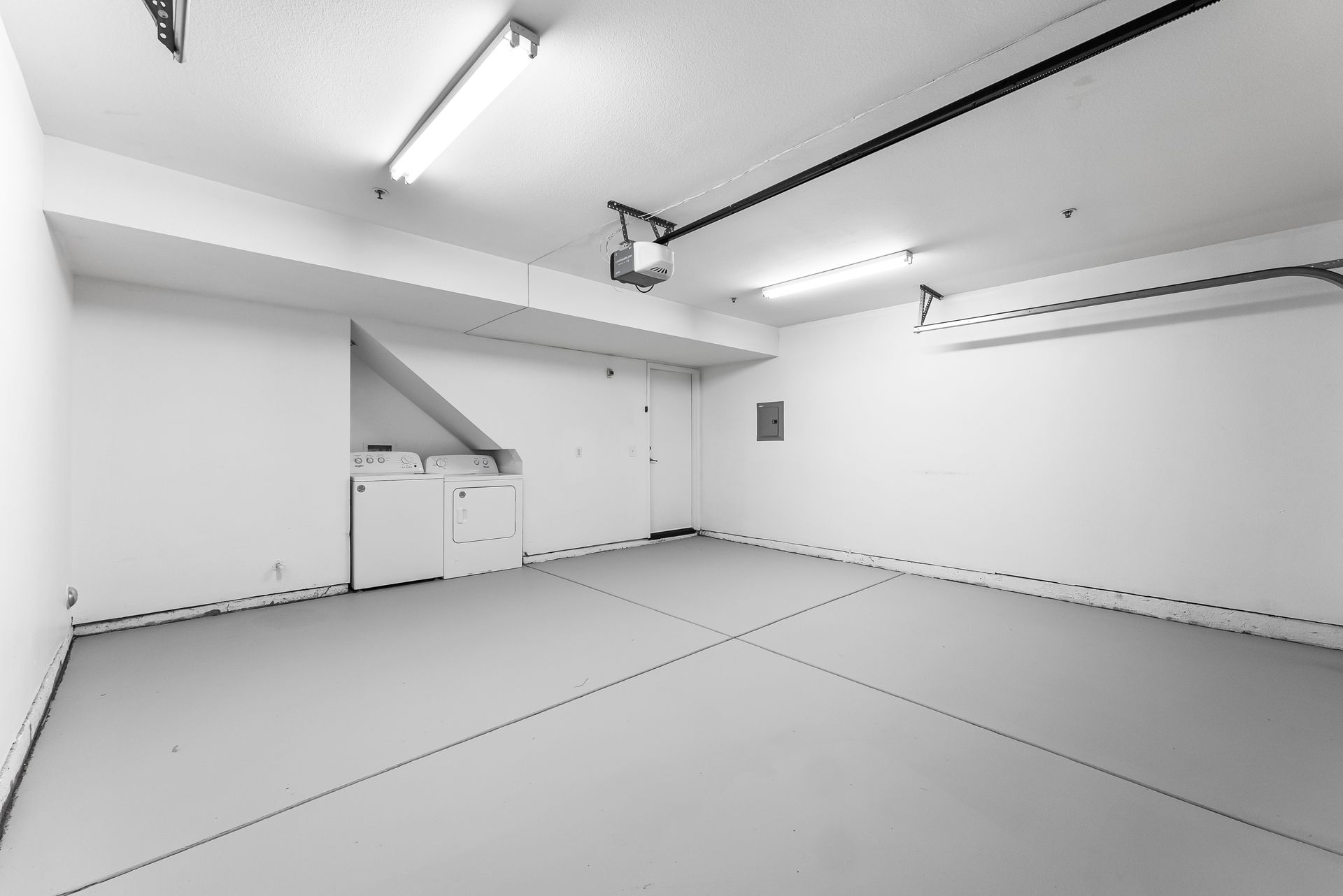 Sliding Photo Gallery Displaying Apartment Features