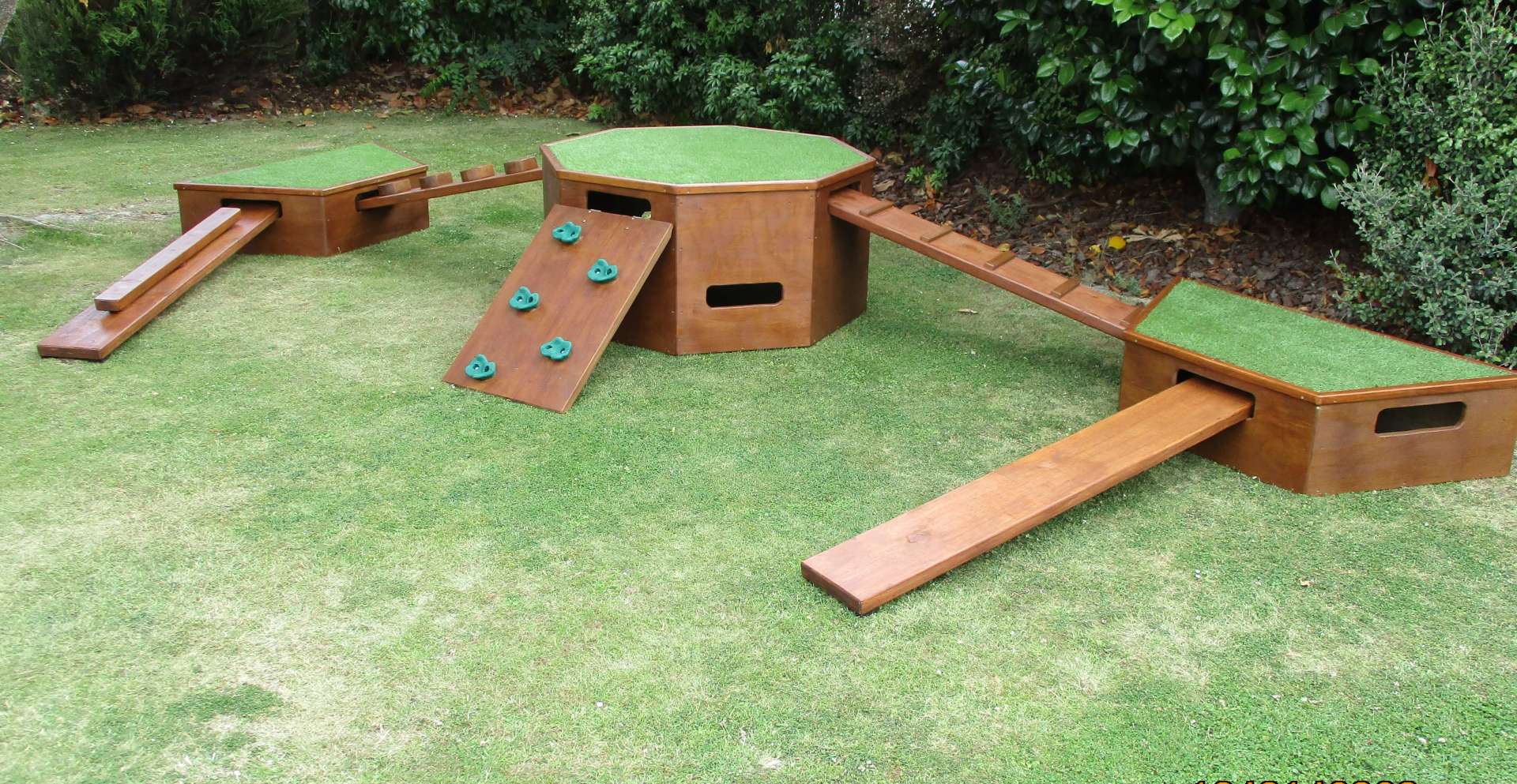 SamBuild Sandpit Storage – Keep Outdoor Spaces Tidy!