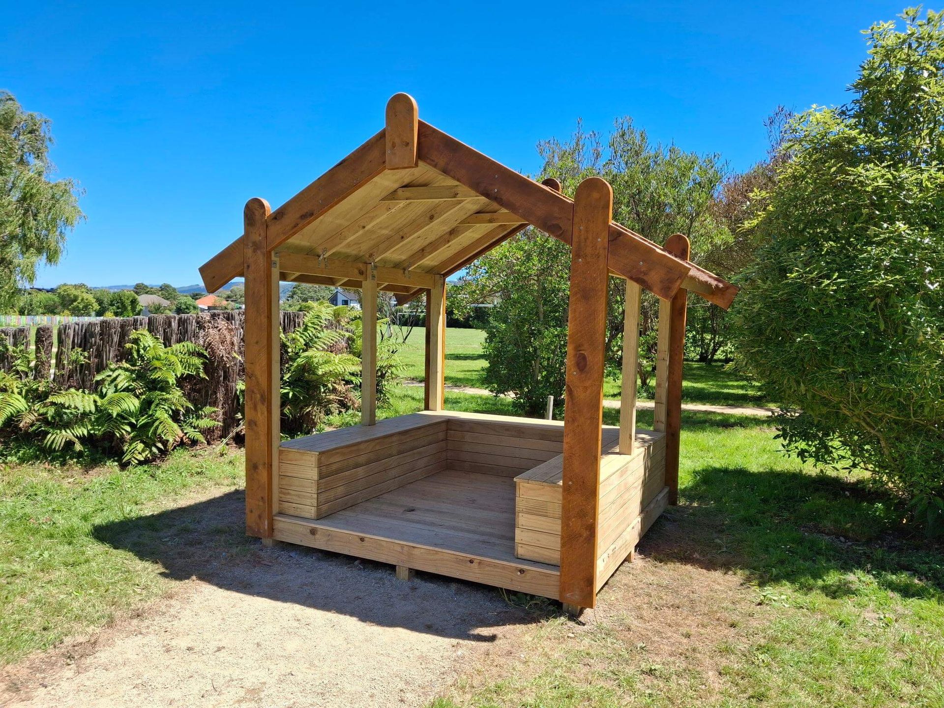 Outdoor Play Equipment | SamBuild