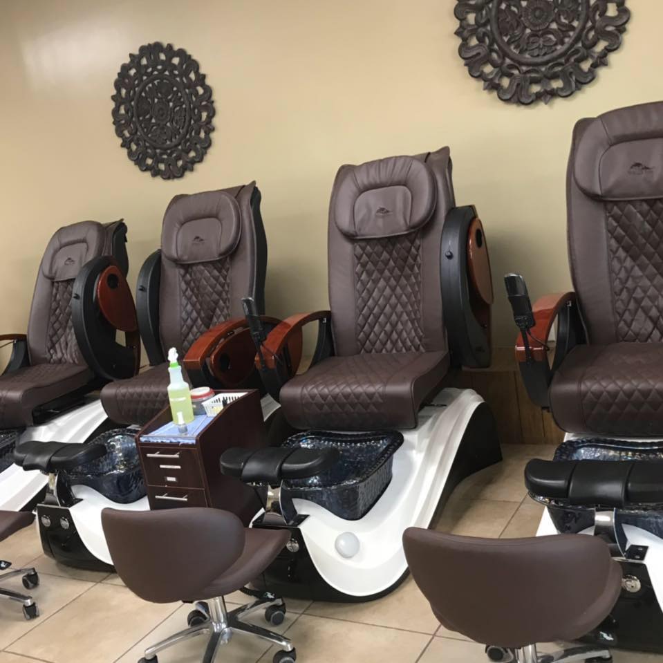 California Nail Salon Manicures and Pedicures Fairlawn Plaza Topeka KS