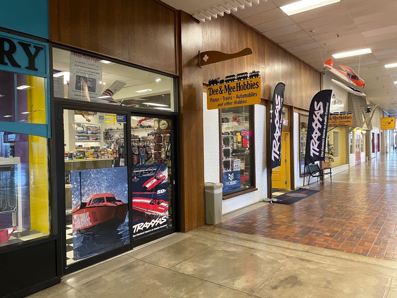 Dee and Mee Hobbies Planes, Trains & Automobiles Fairlawn Plaza