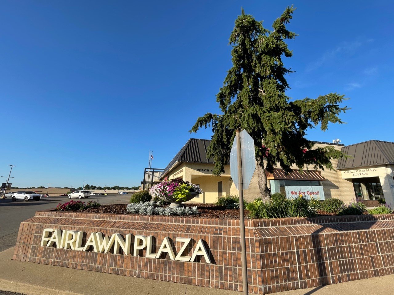 The Flowers at Fairlawn Plaza Shopping Center