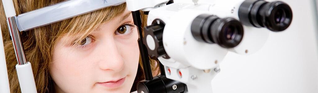 DR. EVERARDO HERNANDEZ- Médico Oftalmólogo