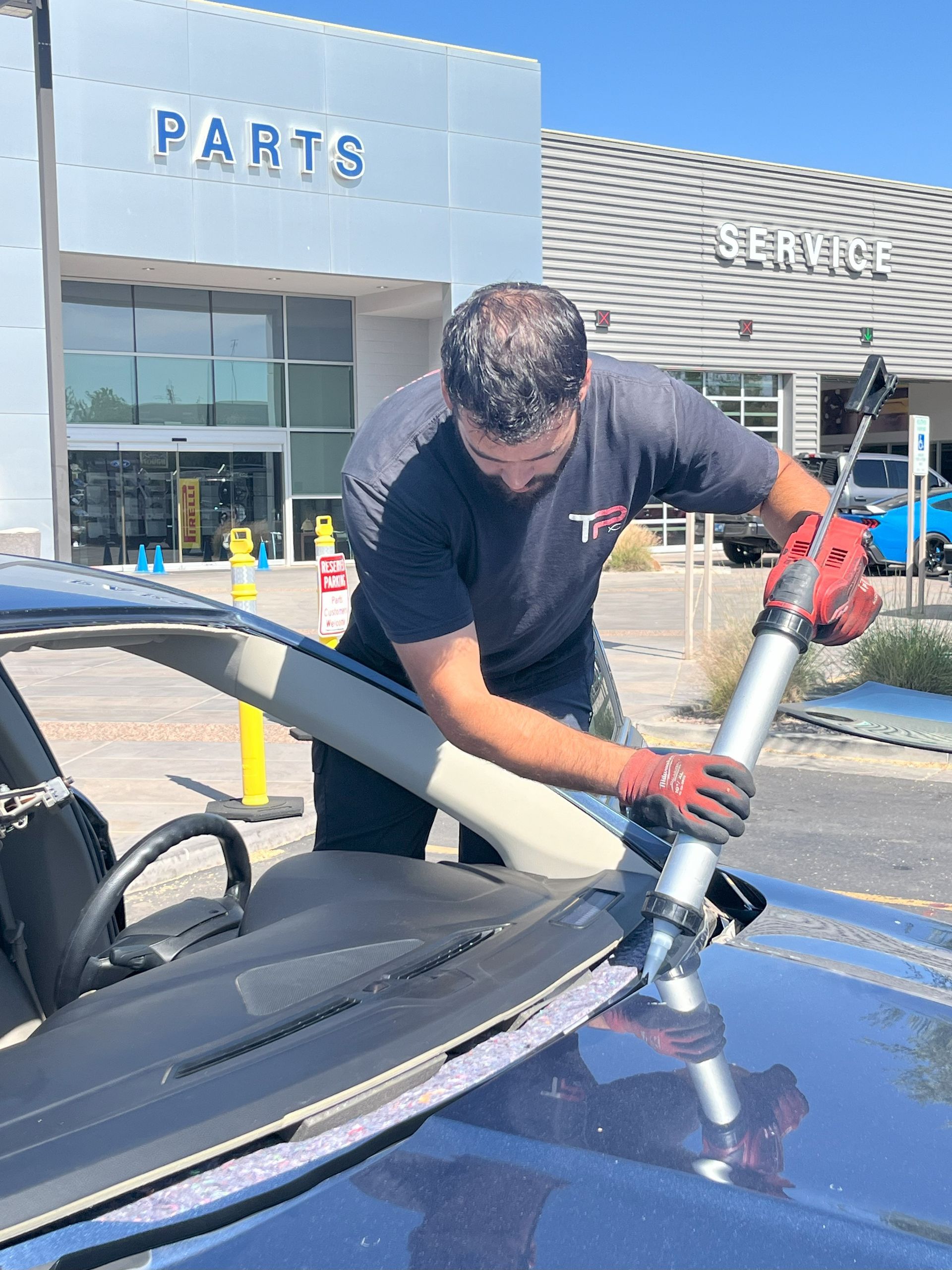 Mobile windshield replacement in Mesa, AZ Mobile windshield replacement in Mesa, AZ
