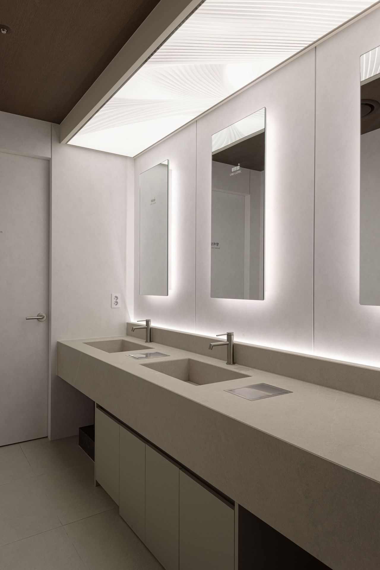Injection room for mesotherapy treatments at Umi Clinic, Myeongdong