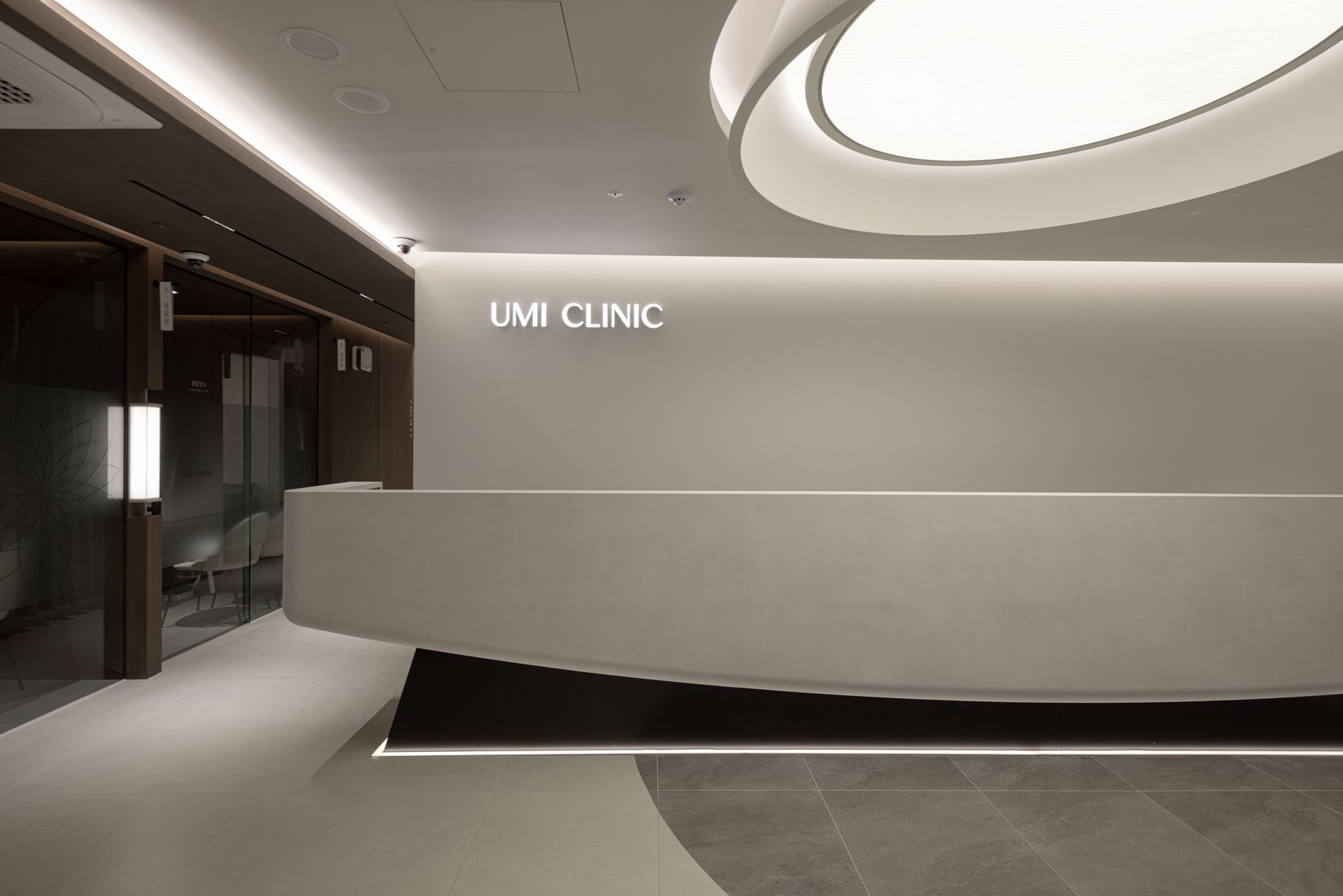Waiting lounge inside Umi Clinic, Myeongdong, Seoul