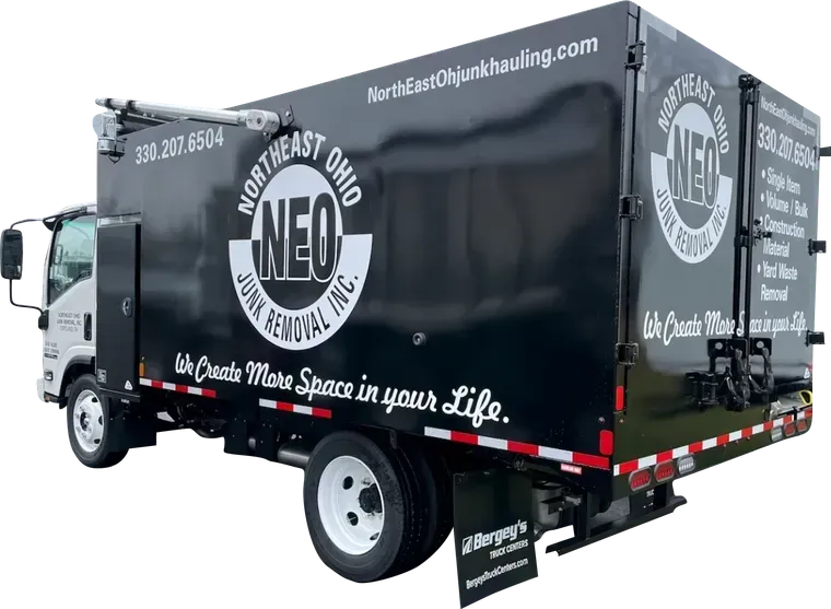 Northeast Ohio Junk Removal truck serving Cortland, Warren and Youngstown OH