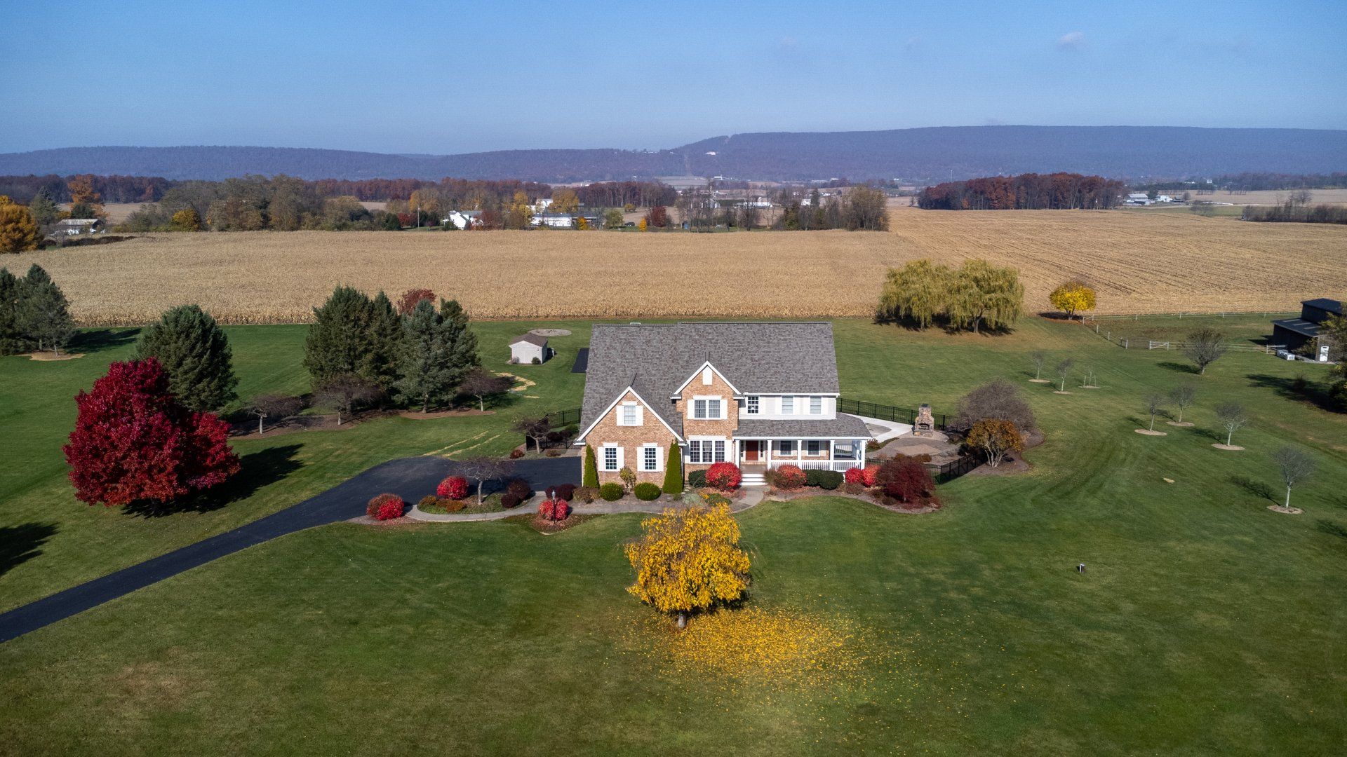 Best Amish roof construction in Lemont