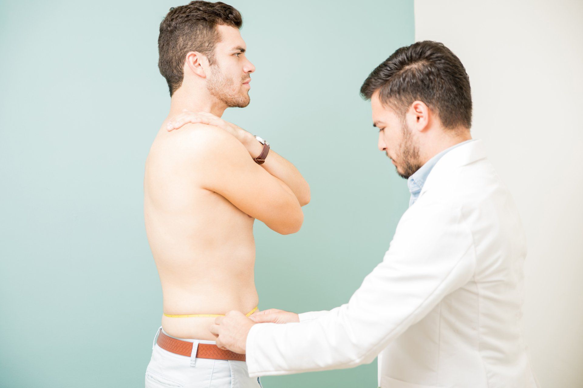 Médico para abdominoplastia masculina Médico para abdominoplastia masculina
