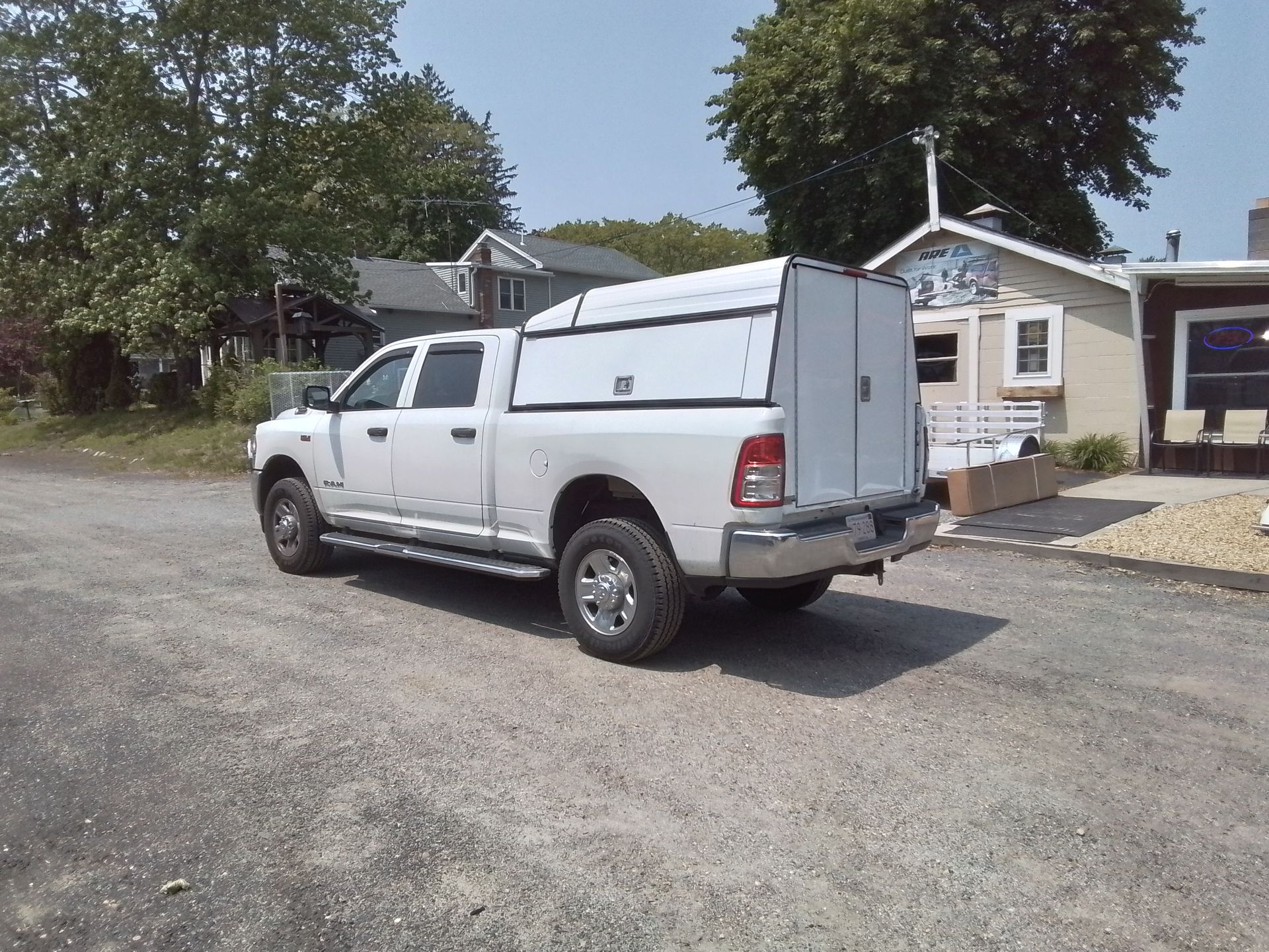 Truck Caps & Accessories | Mastercraft Truck Caps LLC