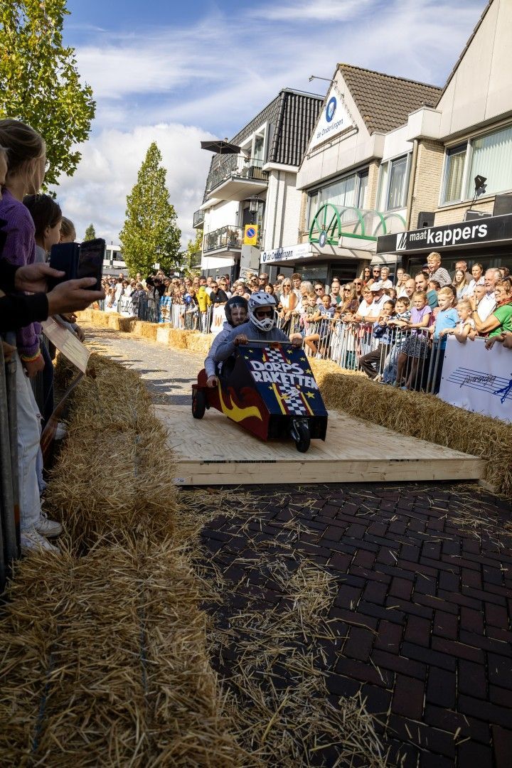 Sfeerbeeld van de Zeepkistenrace Lekkerkerk 2026