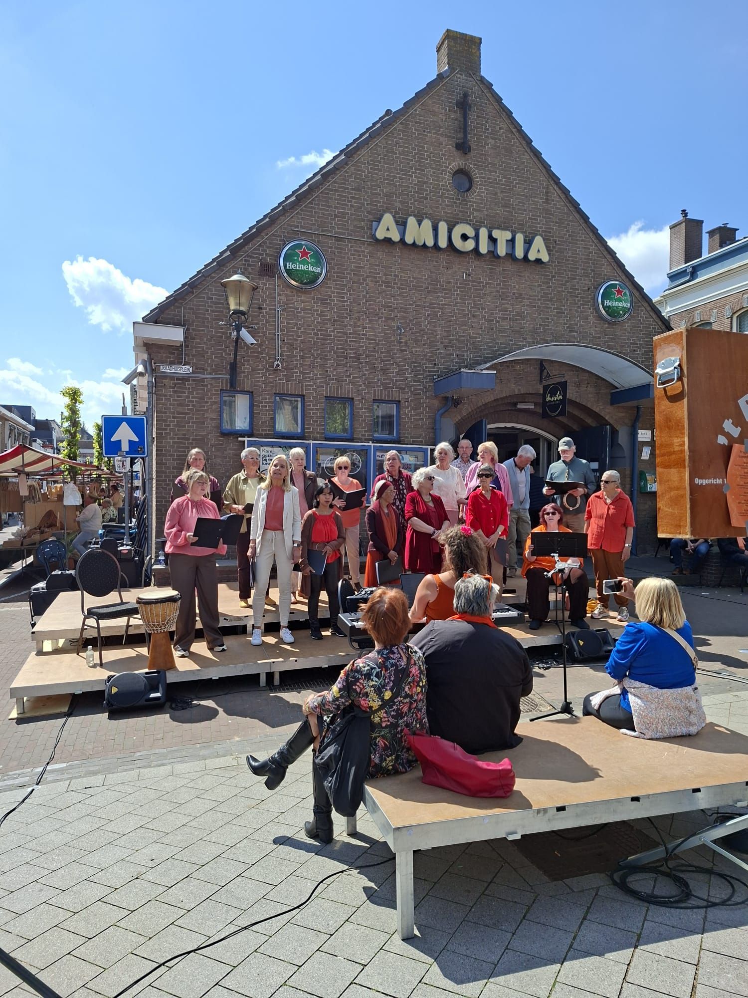 Korenfestival met bezoekers