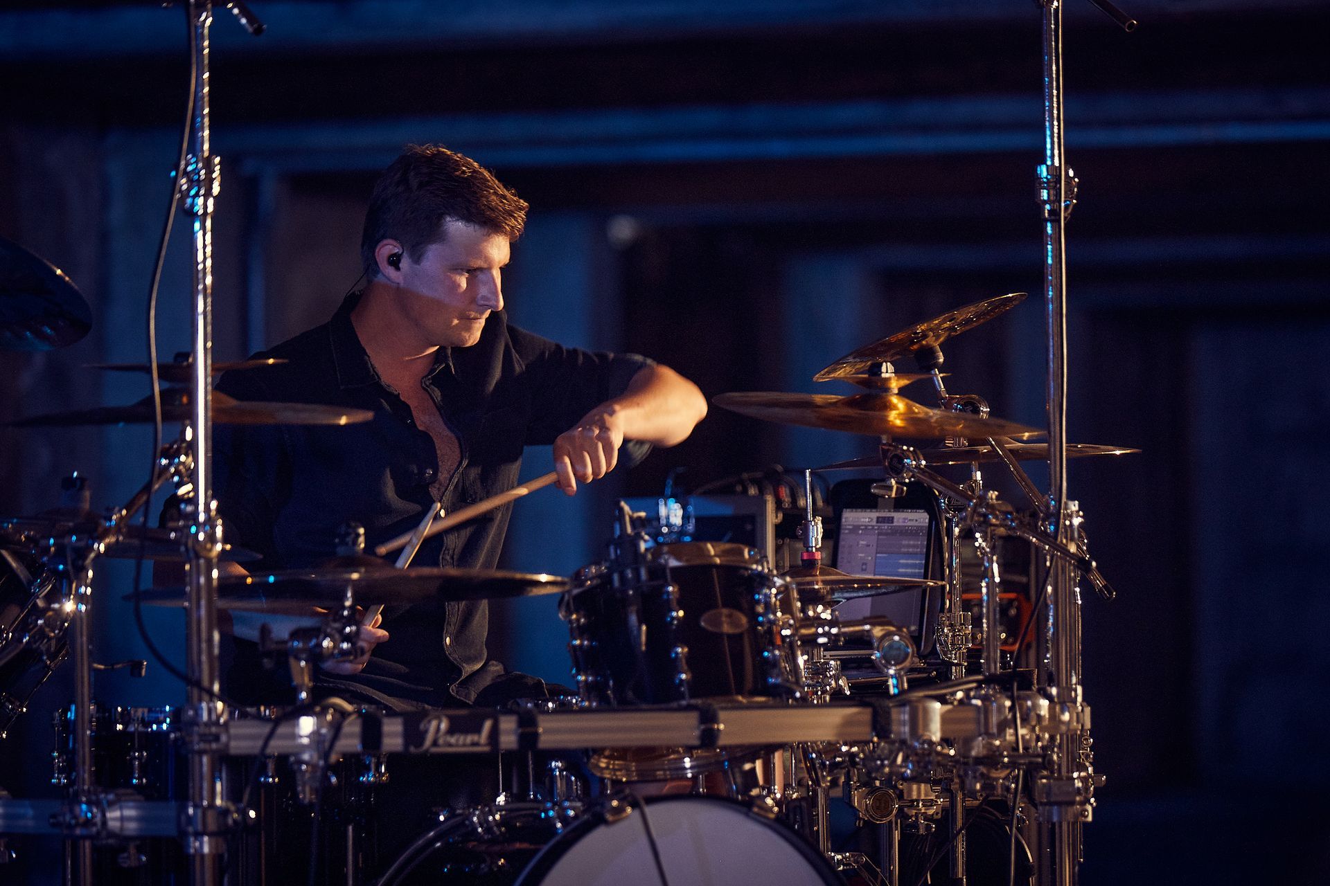 Max beim Videodreh für OX 
Pearl Drums, Reference Pure, Sabian Cymbals
