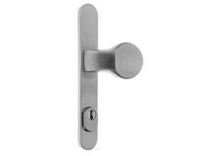 Una maniglia per porta in acciaio inossidabile con una chiave su uno sfondo bianco.