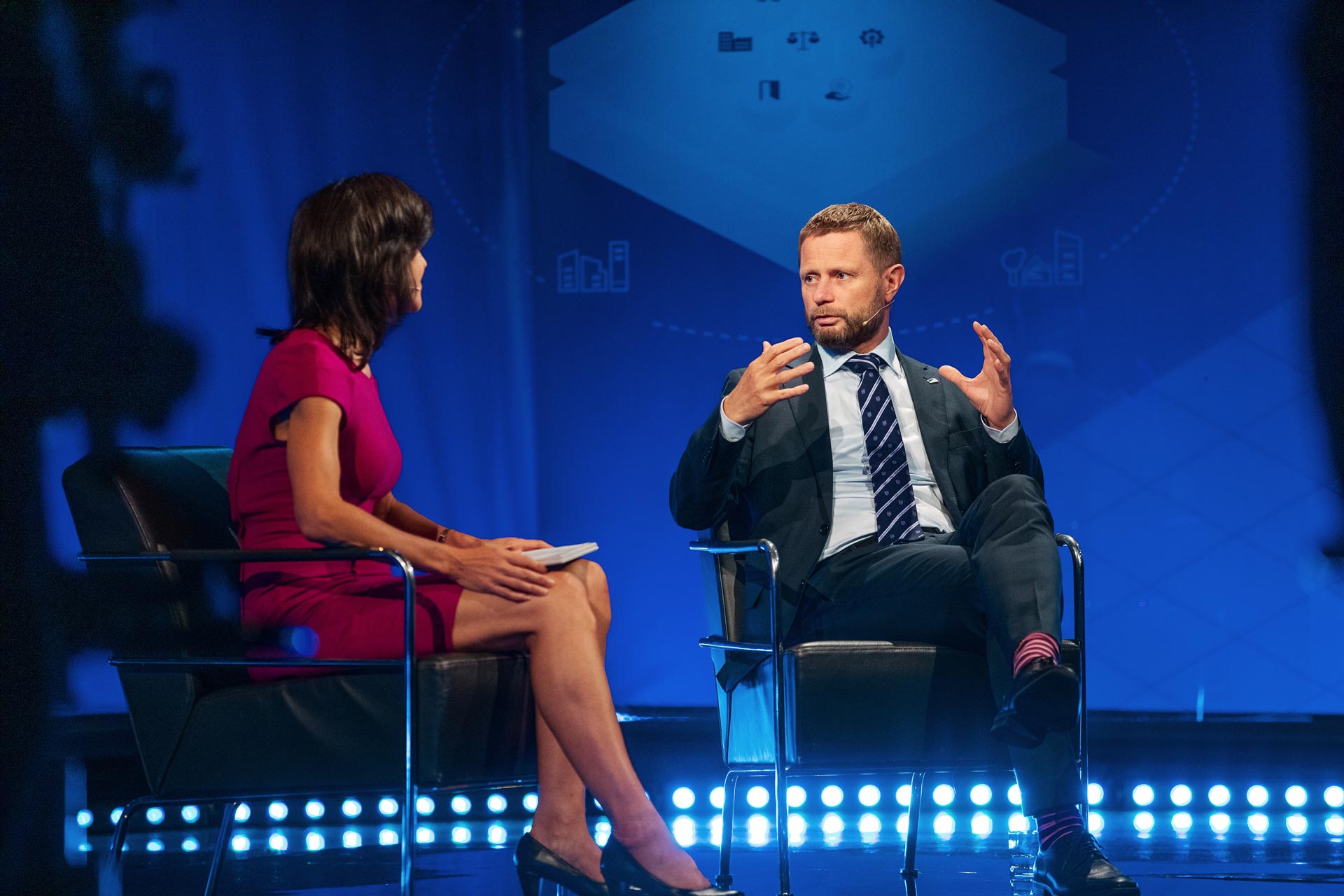 bilde av tidligere helseminister Bent Høye på en konferanse