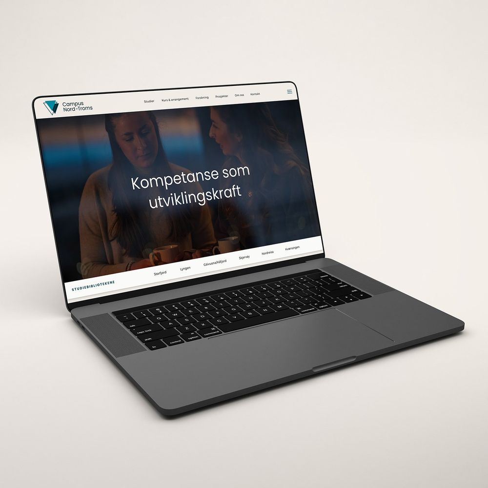 illustrasjon av nettsiden til campus nord-troms på en macbook pro