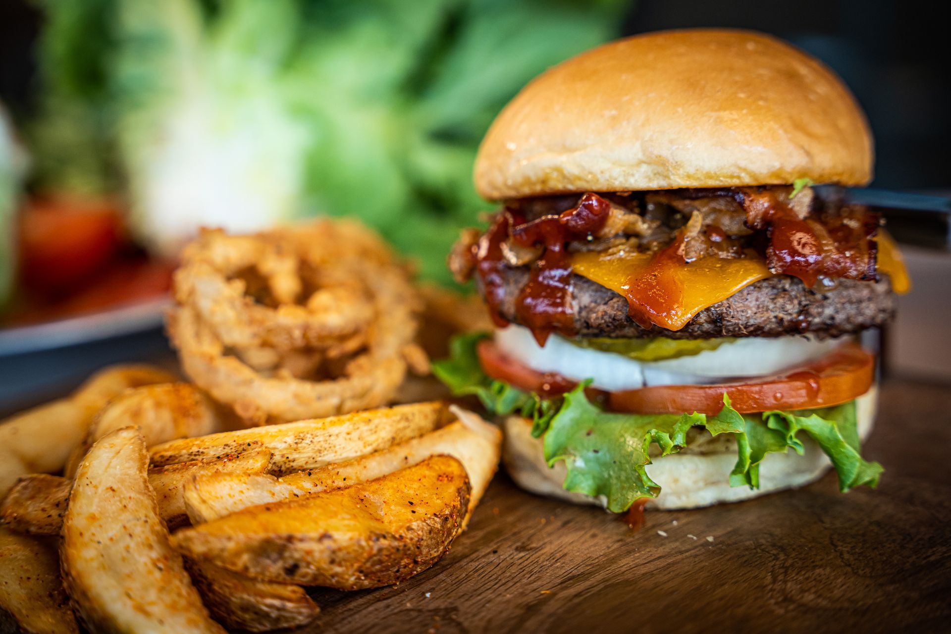 Fuddruckers | Home of the Worlds Greatest Burger in six south eastern locations