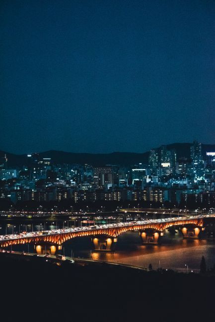 Seoul city view for foreign residents seeking a confidential pregnancy consultation at Hommage Women's Clinic, Gangnam, Seoul