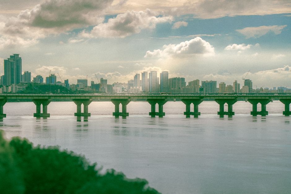 Seoul city view for international patients seeking genital warts treatment at Hommage Women's Clinic, Gangnam, Seoul
