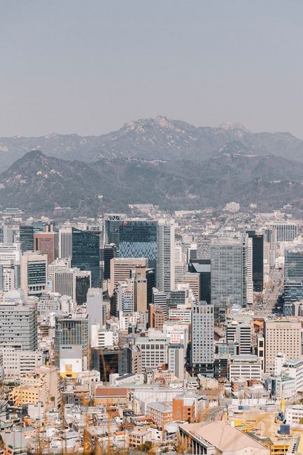 Seoul city view for international patients traveling for labiaplasty at Hommage Women's Clinic, Gangnam
