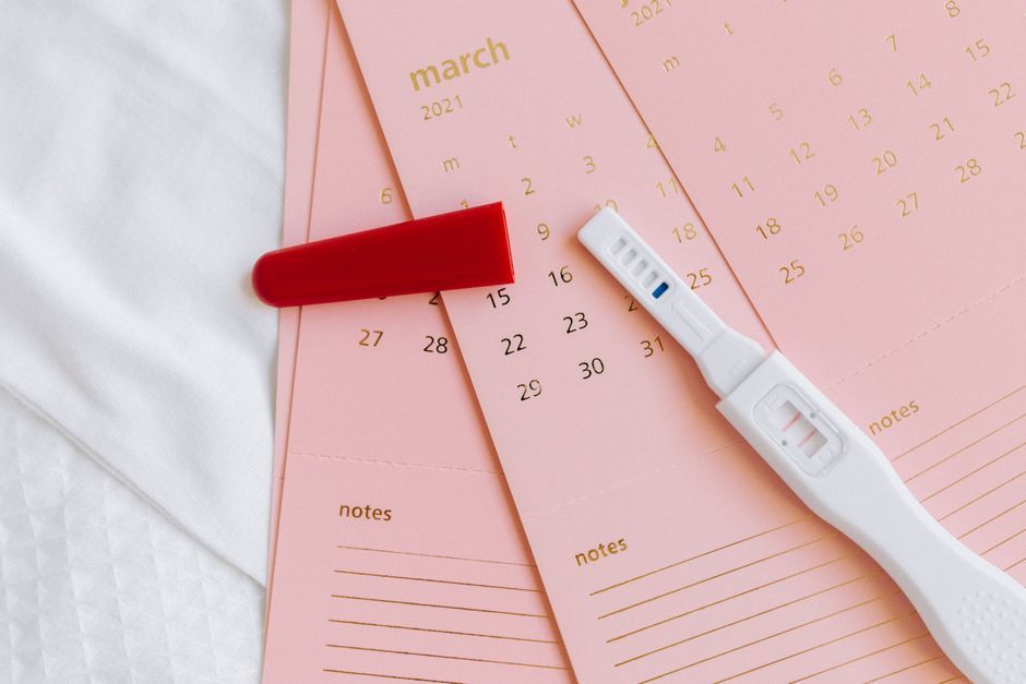 Home ovulation test strip for LH surge, guide from Hommage Women's Clinic, Gangnam, Seoul