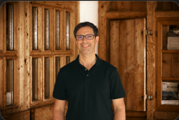 Russell Harnett, Architekt
