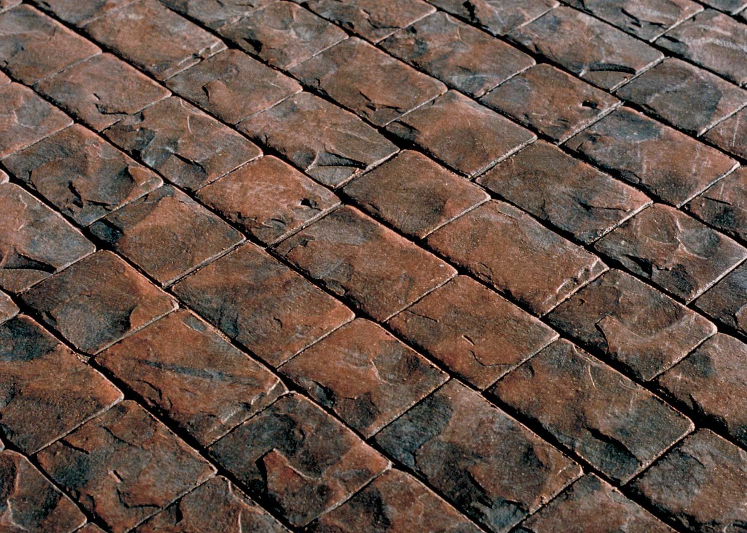 London Cobblestone stamped concrete with a classic cobblestone pattern and textured finish.