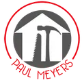 Le logo de Paul Meyers est un marteau et une scie dans un cercle.