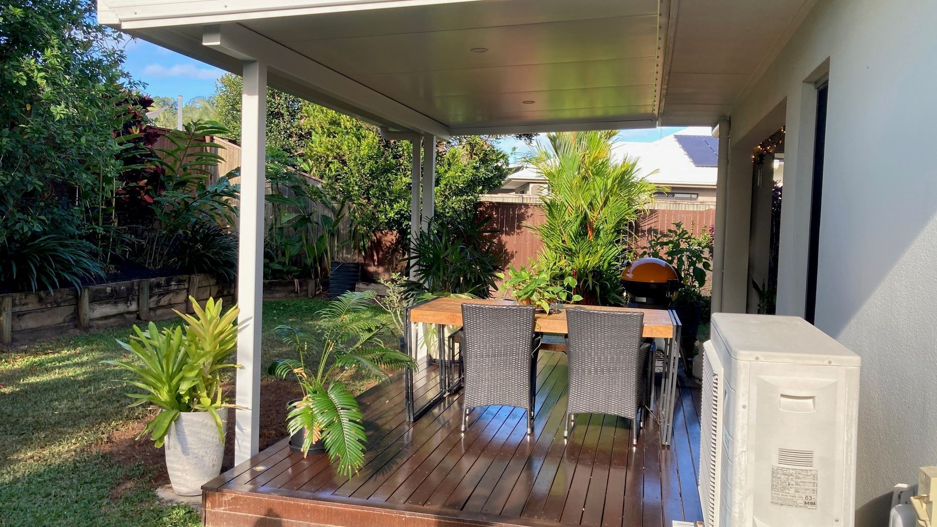 Outdoor Dining Set in Patio
