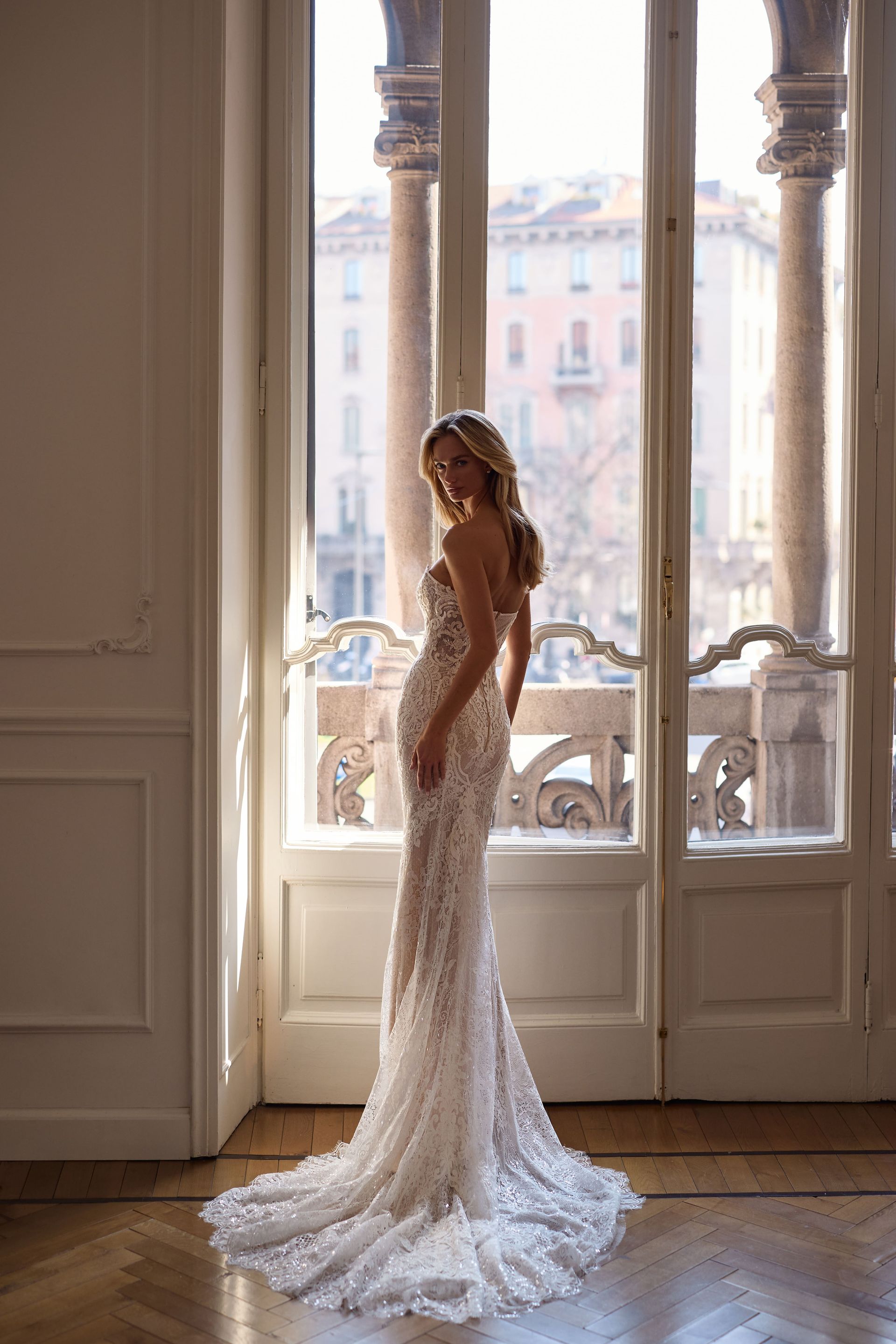 Fit and Flare Brautkleid Spitze
Off-Shoulder Brautkleid modern
Brautkleid modern
Brautkleid Spitze figurbetont
