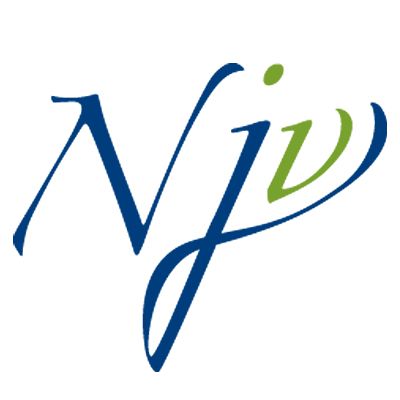 Een blauw en groen logo voor NJV op een witte achtergrond