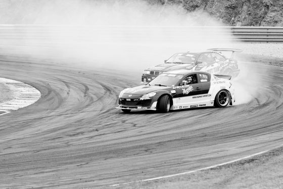 carros de carrera en la pista