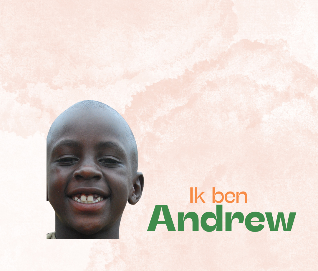 Lachend kind, Andrew, met groene tekst op een perzikkleurige achtergrond.