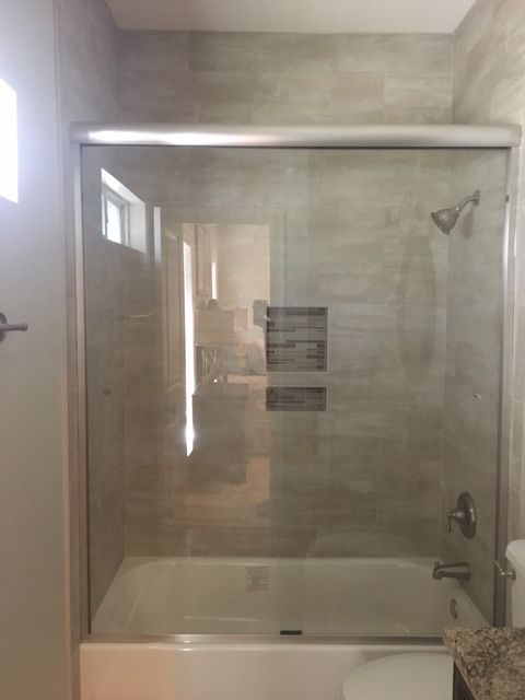 Semi-Frameless shower door 8