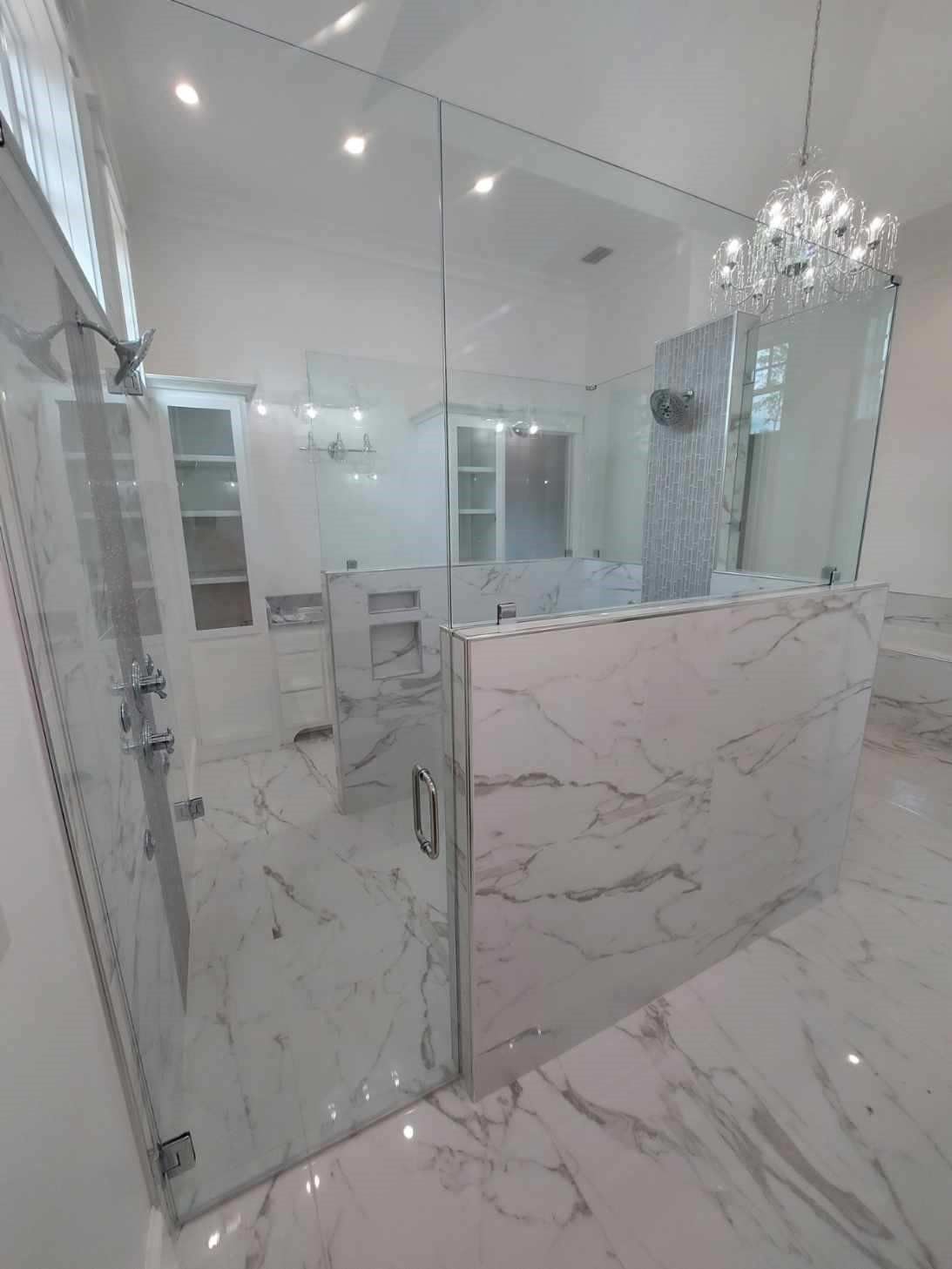 FRAMELESS shower