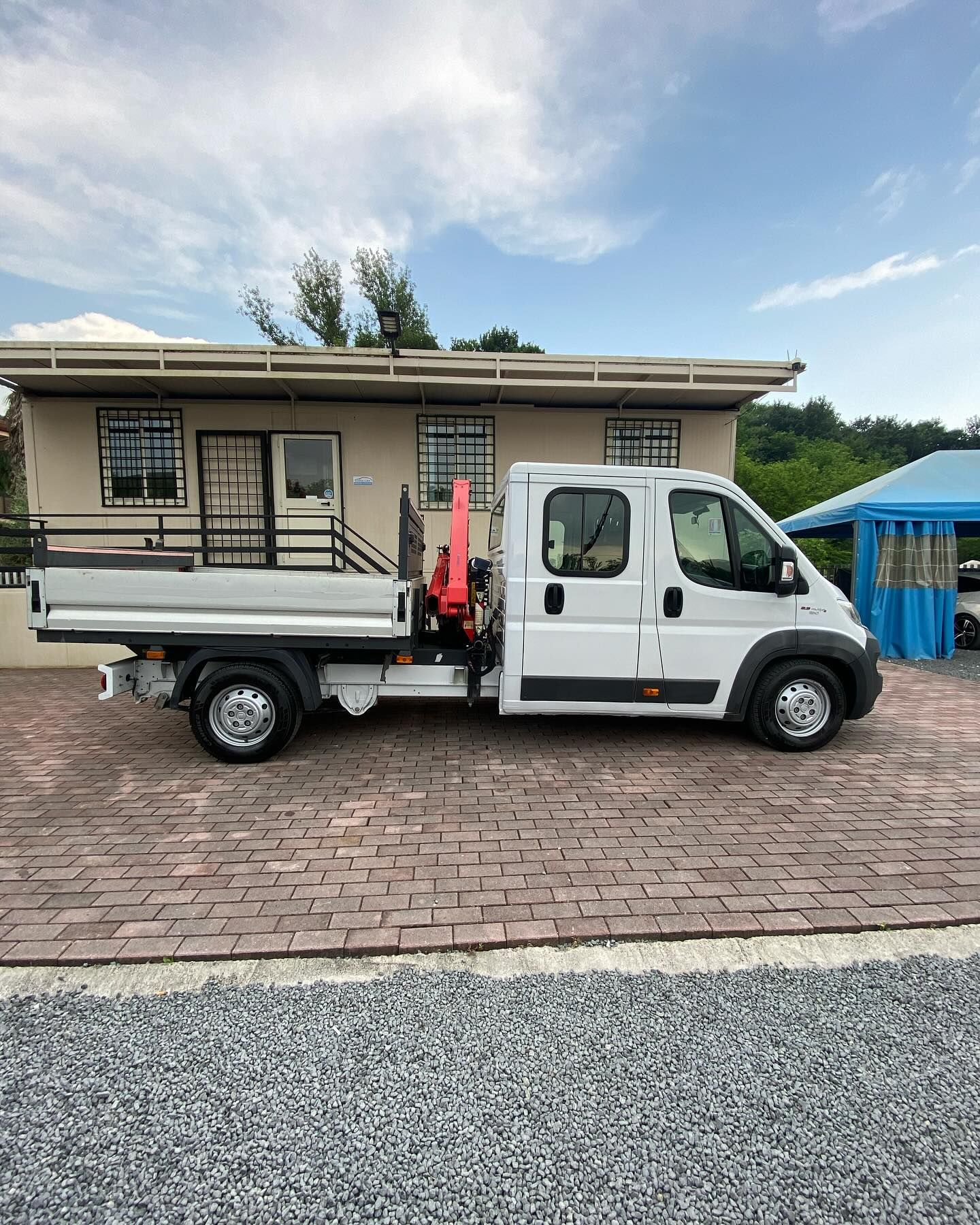 FIAT DUCATO DOPPIA CABINA 2.3 140 cv CON GRU FASSI F26.
