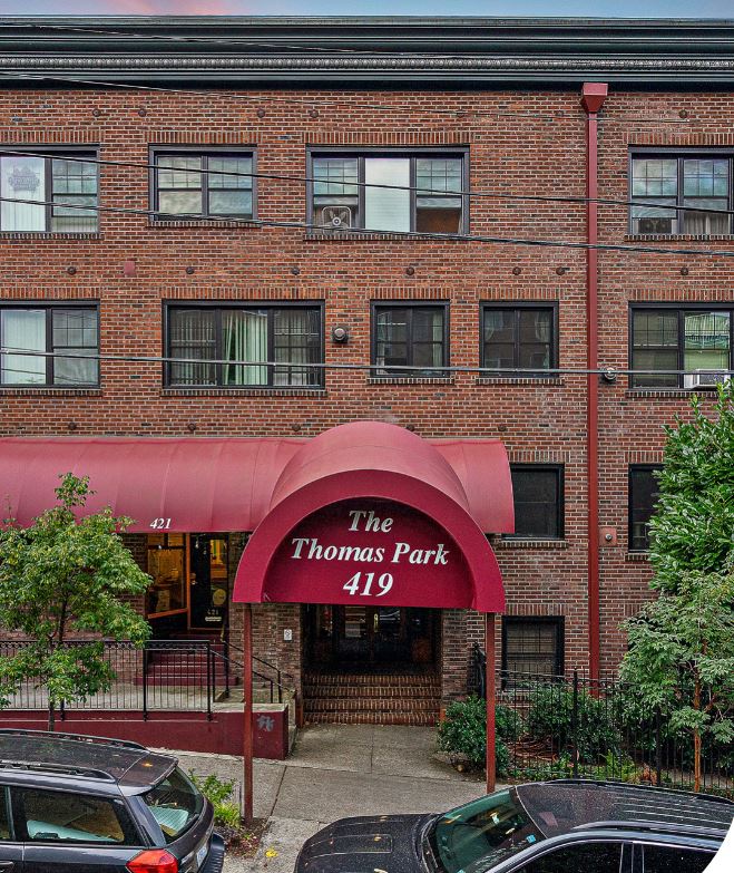 419 THOMAS PARK APARTMENTS exterior