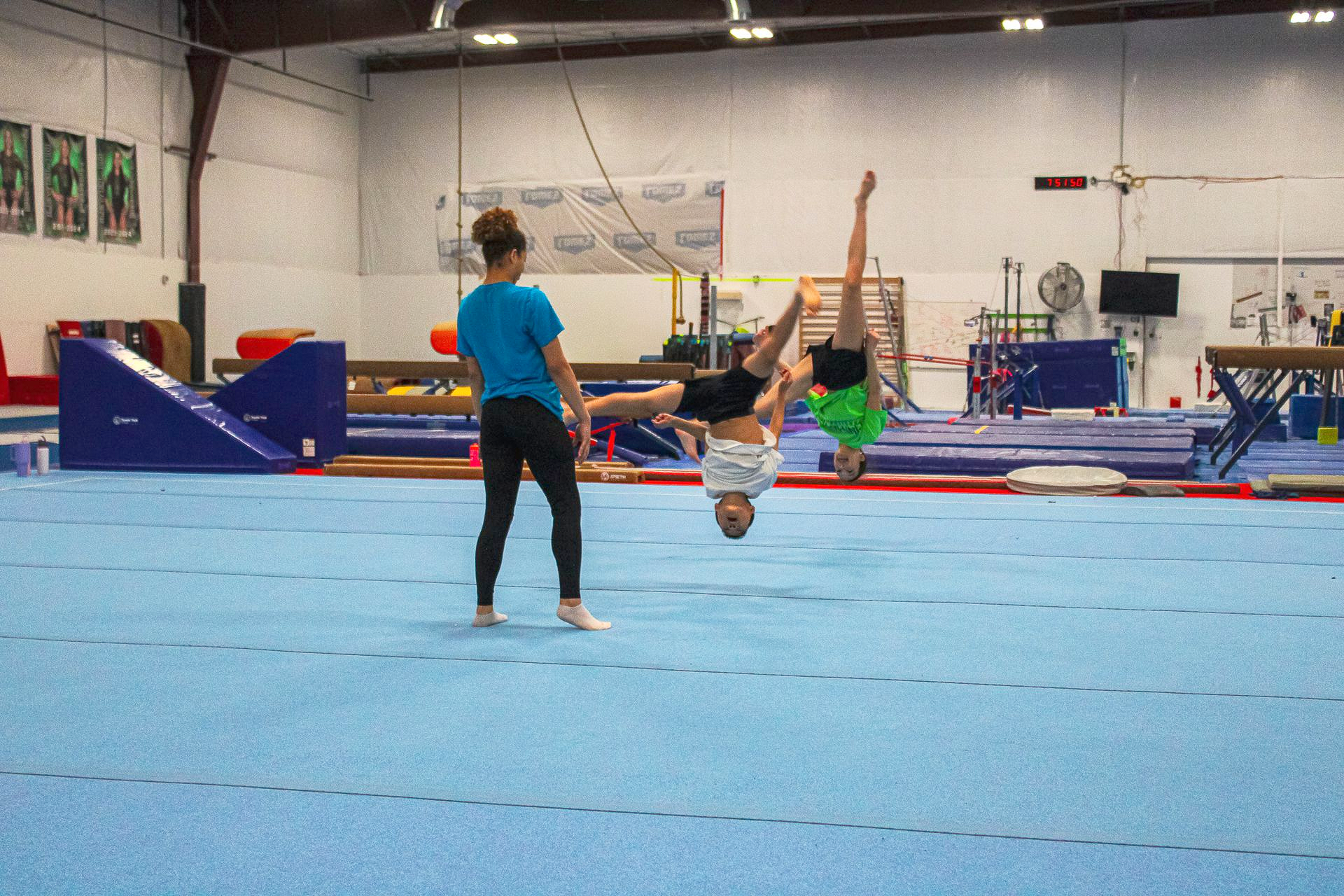 acrobatics class for dancers