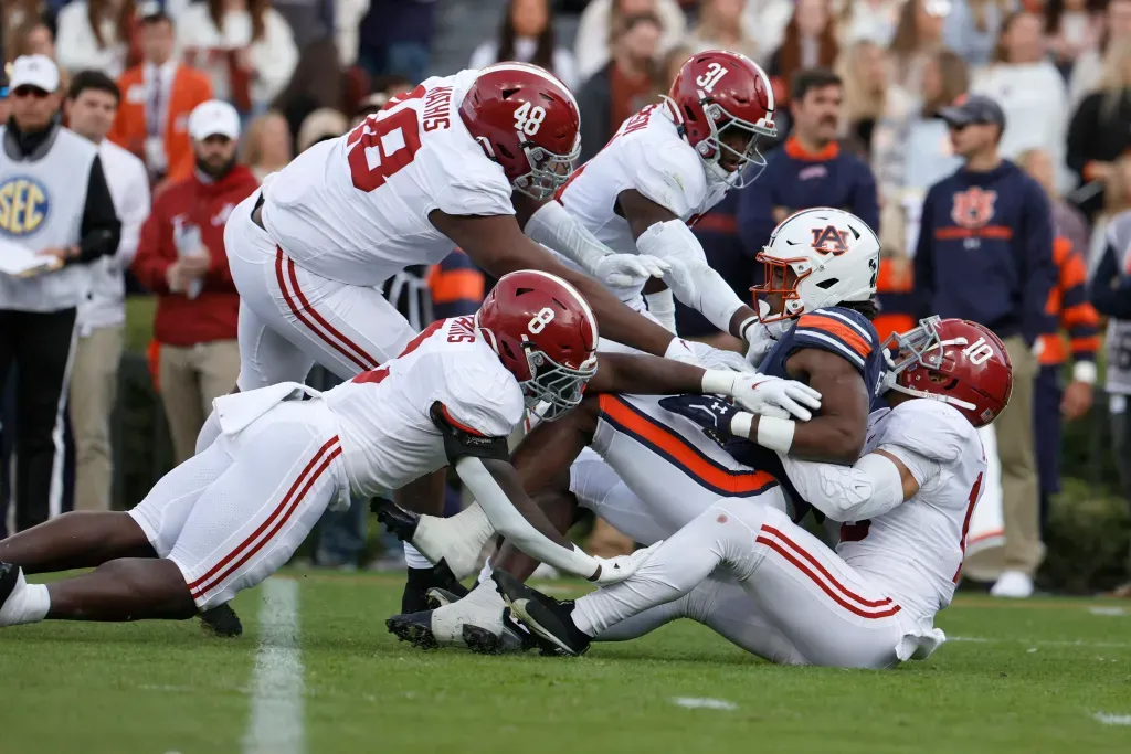 Alabama takes down Auburn to win 5th straight Iron Bowl