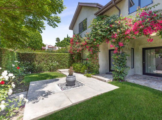 820 Huntley Ave