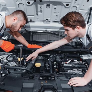 Porsche Mechanics | Gold Wing Motors