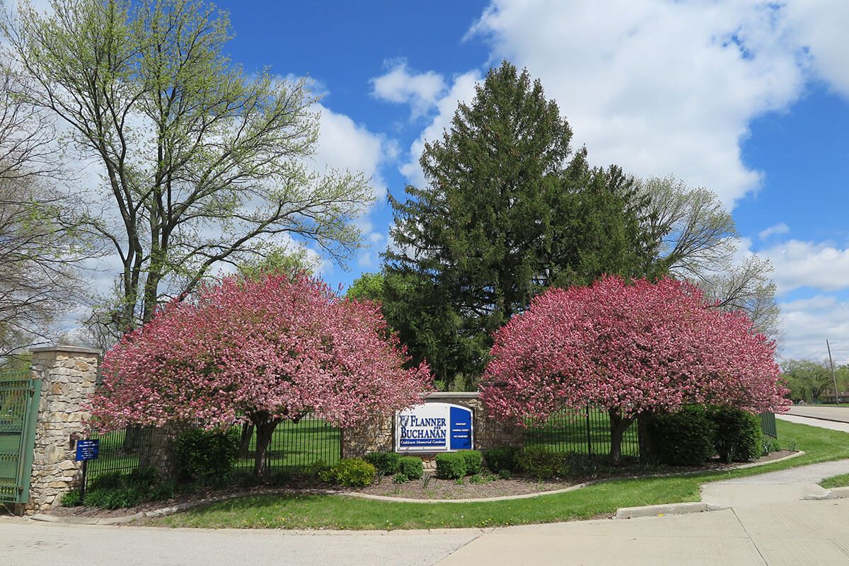 Castleton Funeral Services | Oaklawn Memorial Gardens