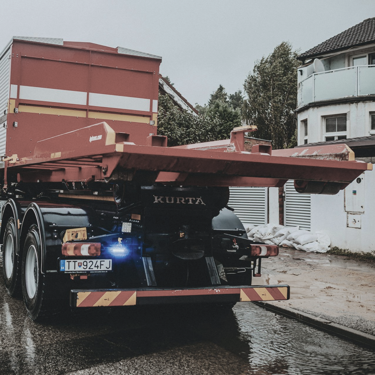 Professional towing support for unexpected vehicle problems