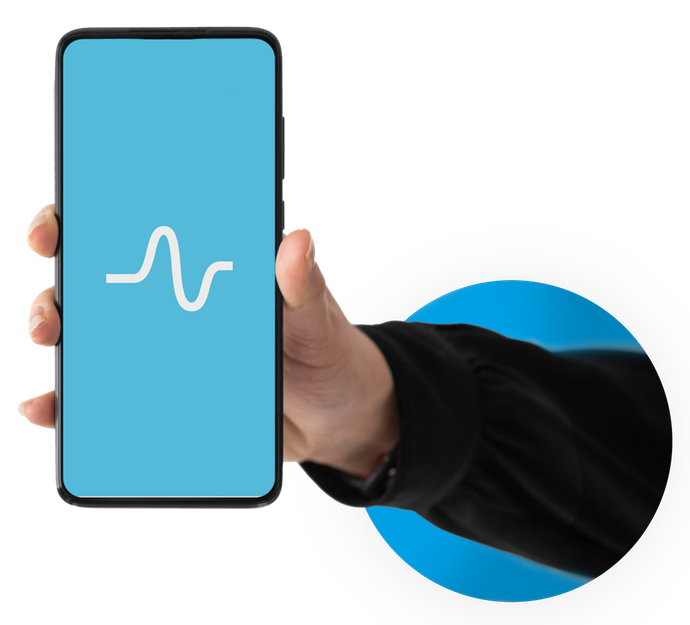 Hand mit Smartphone auf dem das netpulse Logo ist