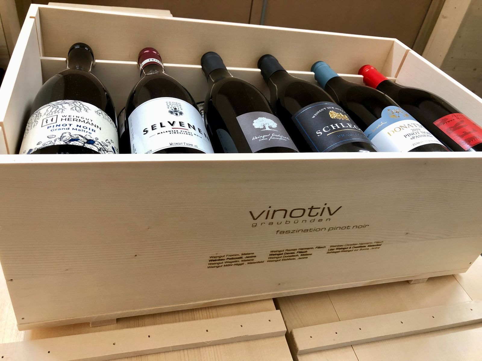 Vinotiv Holzkiste Pinot noir 2023 Vinotiv Holzkiste Pinot noir 2023