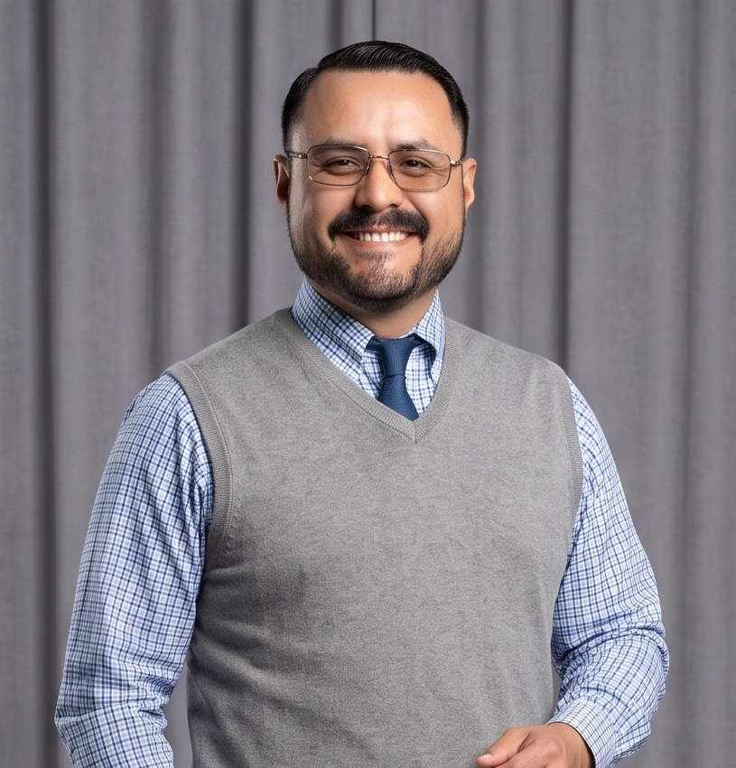 Our clinical director and bilingual therapist, Miguel A. Toledo.