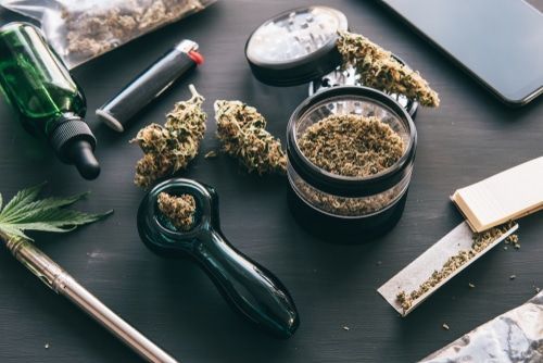 smoking and vaping cannabis 