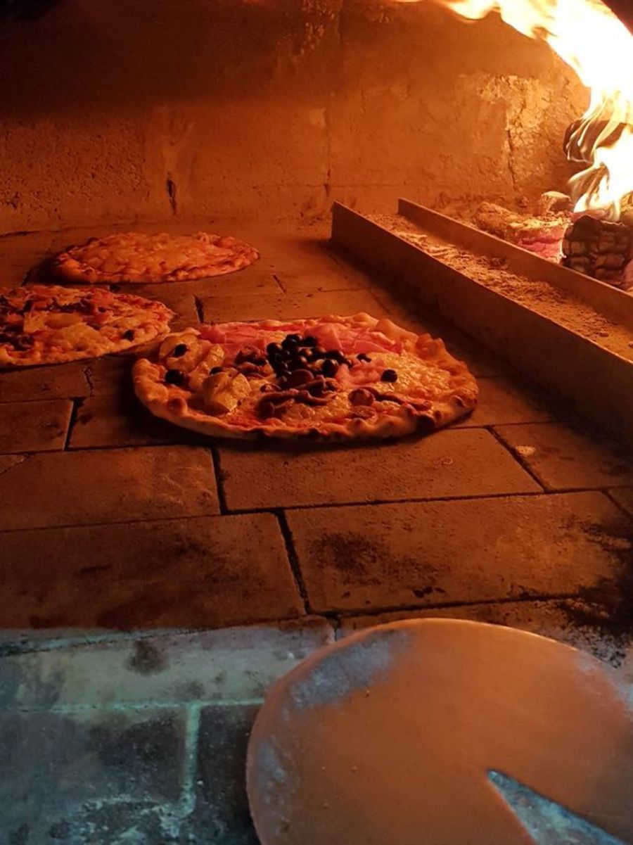 pizza cotta a legna